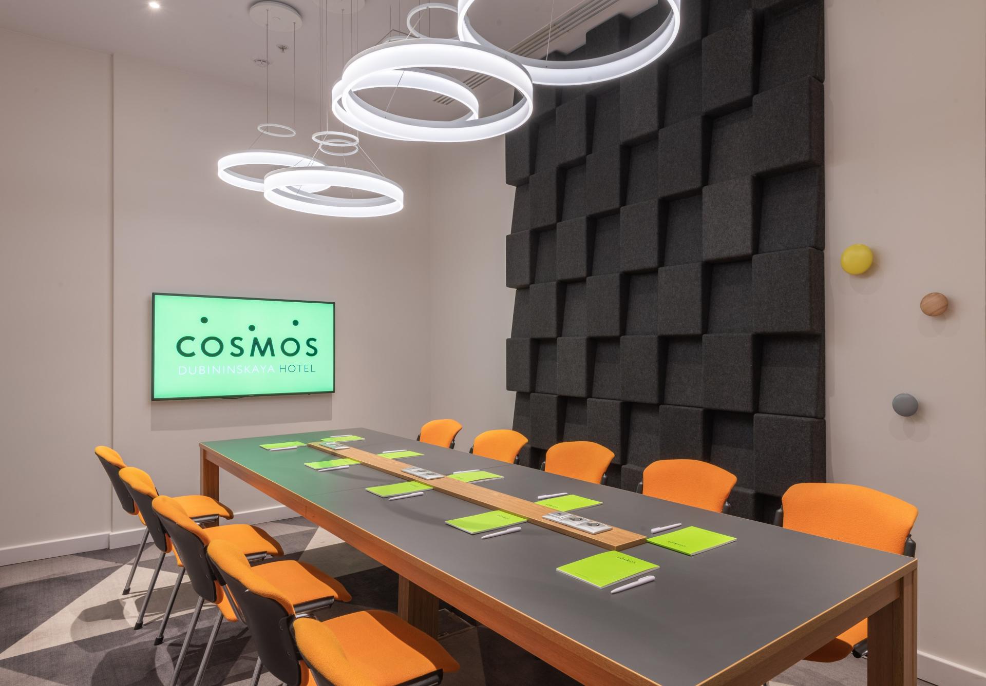 Cosmos smart dubininskaya hotel